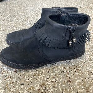 Discontinued UGG Black Leather Fringe & Beaded Ankle Booties Moccasin (6.5)